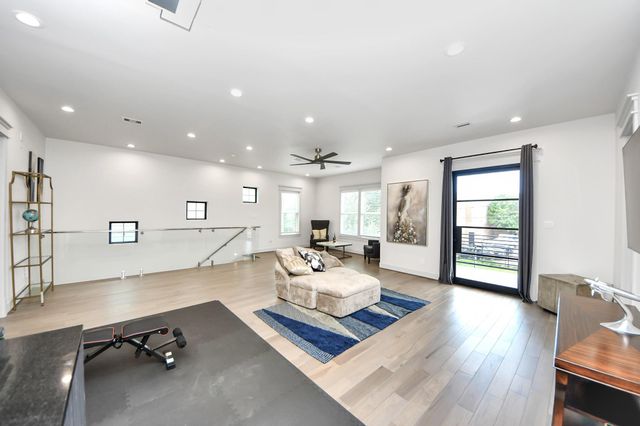 3520 Beauchamp Street, Houston, TX 77009