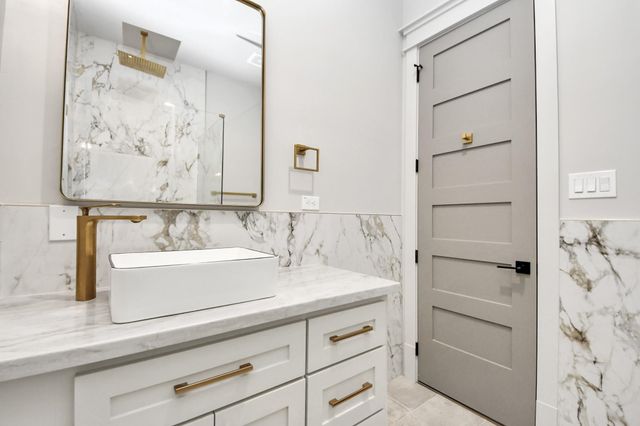 3520 Beauchamp Street, Houston, TX 77009