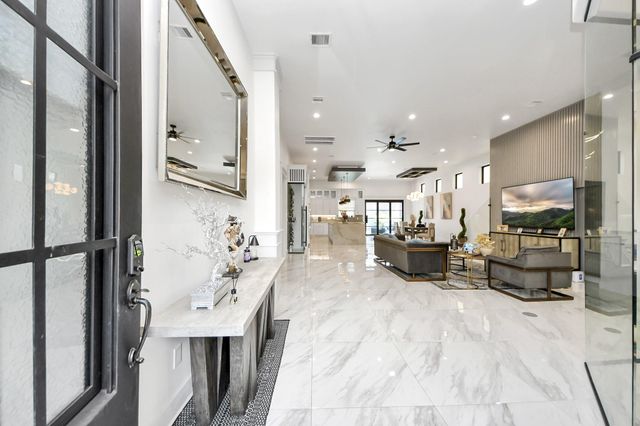 3520 Beauchamp Street, Houston, TX 77009