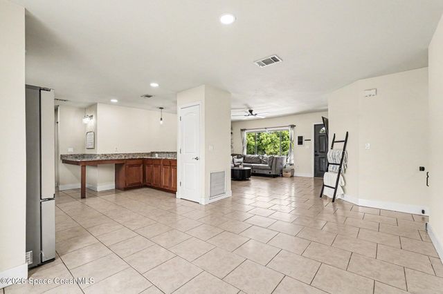 2140 Fallon Boulevard NE, Palm Bay, FL 32907