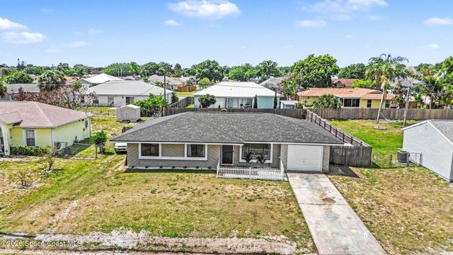 2140 Fallon Boulevard NE, Palm Bay, FL 32907