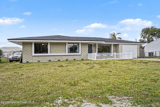 2140 Fallon Boulevard NE, Palm Bay, FL 32907
