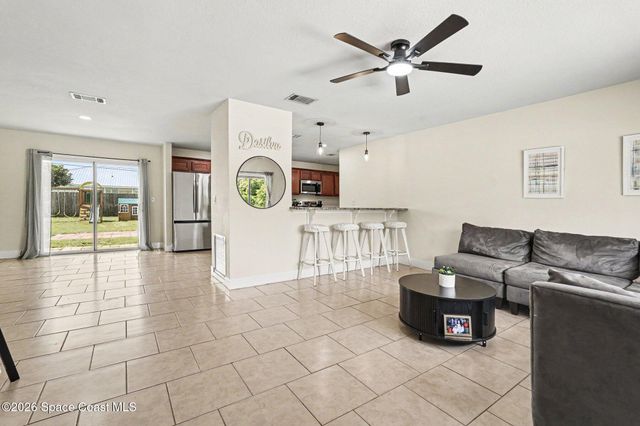2140 Fallon Boulevard NE, Palm Bay, FL 32907