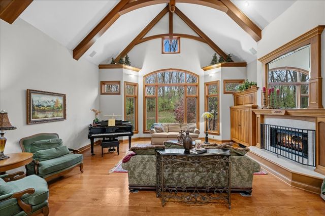 4N494 Hidden Oaks Road, St. Charles, IL 60175