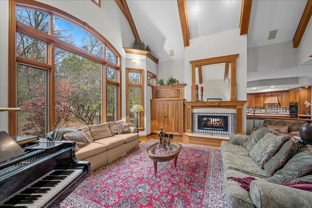 4N494 Hidden Oaks Road, St. Charles, IL 60175