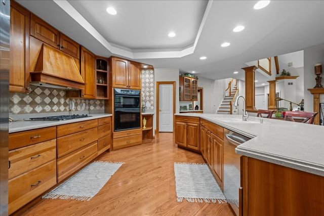 4N494 Hidden Oaks Road, St. Charles, IL 60175