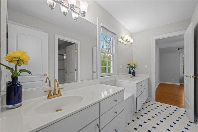 4N494 Hidden Oaks Road, St. Charles, IL 60175