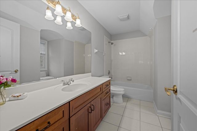 4N494 Hidden Oaks Road, St. Charles, IL 60175