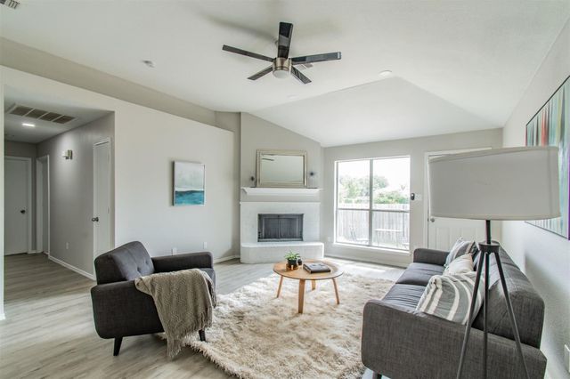 1937 Fox Meadow Trail, Grand Prairie, TX 75052