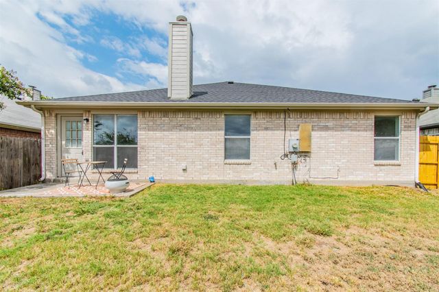 1937 Fox Meadow Trail, Grand Prairie, TX 75052