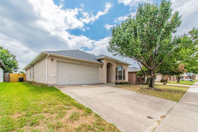 1937 Fox Meadow Trail, Grand Prairie, TX 75052