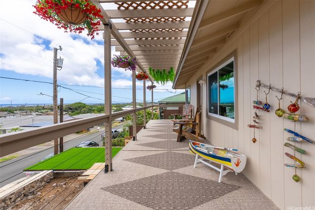 1358 Makaikoa Street, Honolulu, HI 96821