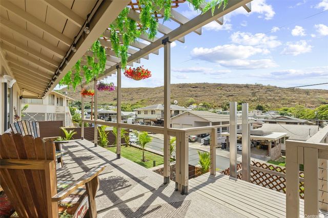 1358 Makaikoa Street, Honolulu, HI 96821