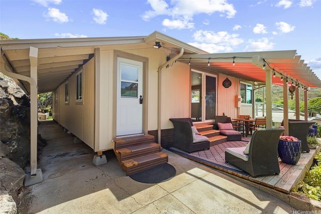 1358 Makaikoa Street, Honolulu, HI 96821