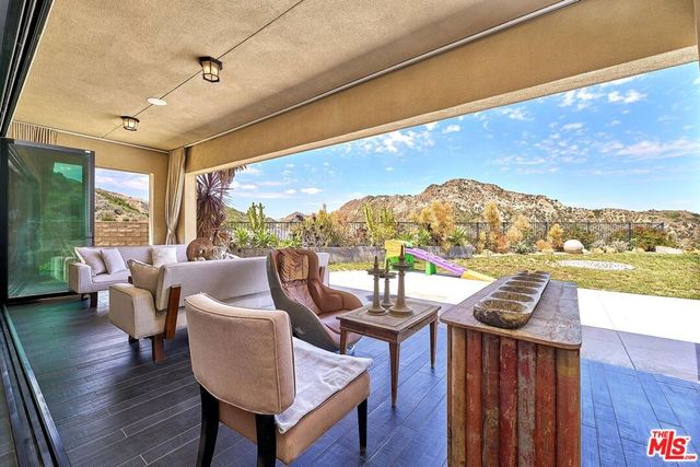 24950 Old Stone Way, Stevenson Ranch, CA 91381