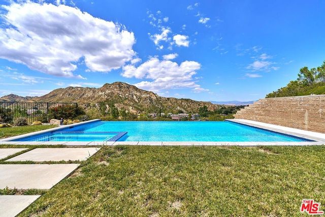 24950 Old Stone Way, Stevenson Ranch, CA 91381