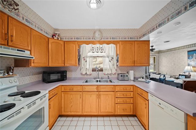 321 Meadowlark Dr, South Union Twp, PA 15401