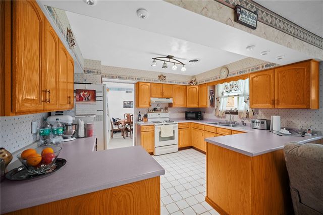 321 Meadowlark Dr, South Union Twp, PA 15401