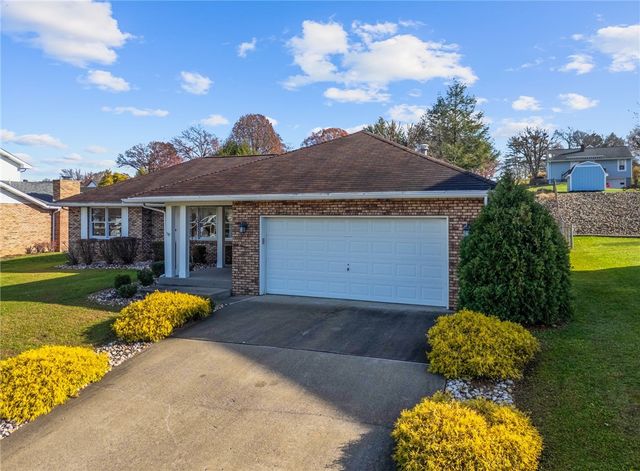 321 Meadowlark Dr, South Union Twp, PA 15401