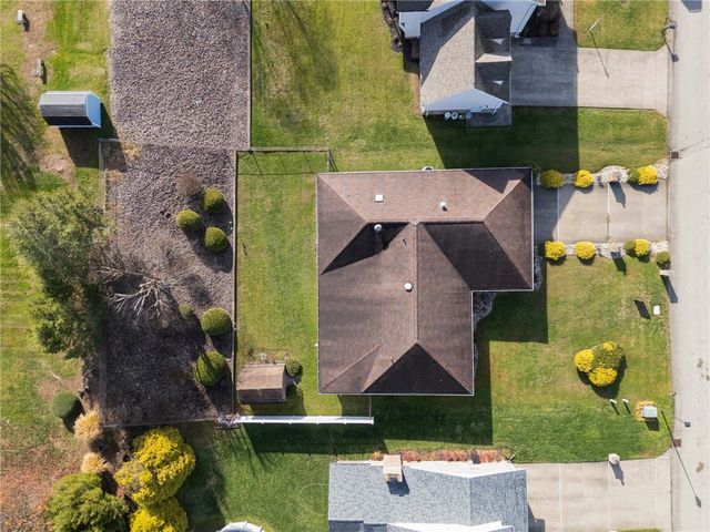 321 Meadowlark Dr, South Union Twp, PA 15401