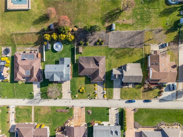 321 Meadowlark Dr, South Union Twp, PA 15401