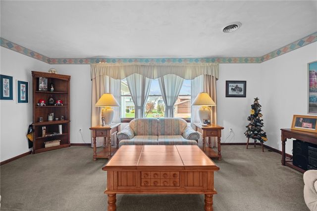 321 Meadowlark Dr, South Union Twp, PA 15401