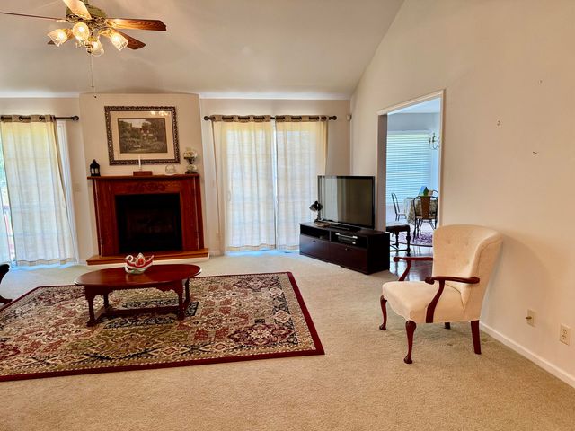 1050 Burnell Drive, Berea, KY 40403