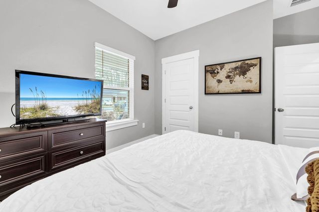 915 Linden Avenue, Niceville, FL 32578