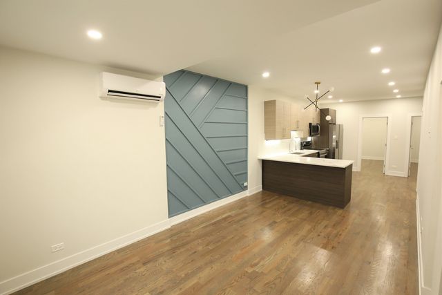 4508 N Keystone Avenue 1, Chicago, IL 60630
