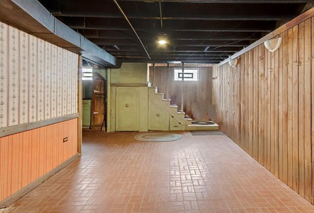 7123 Baring Pkwy, Hammond, IN 46324