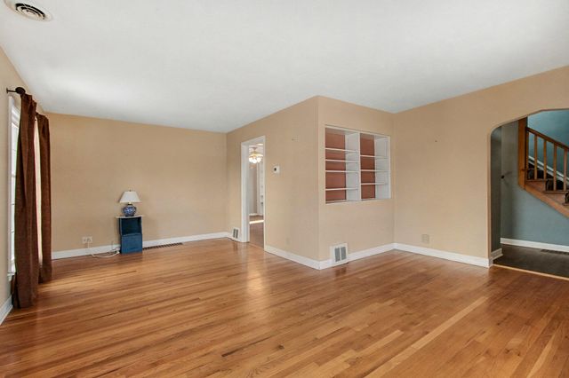 7123 Baring Pkwy, Hammond, IN 46324