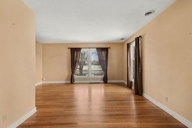 7123 Baring Pkwy, Hammond, IN 46324