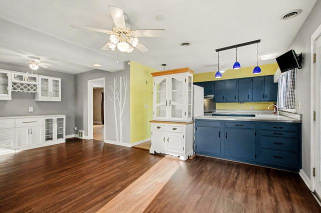 7123 Baring Pkwy, Hammond, IN 46324