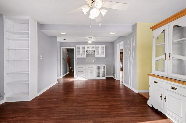 7123 Baring Pkwy, Hammond, IN 46324