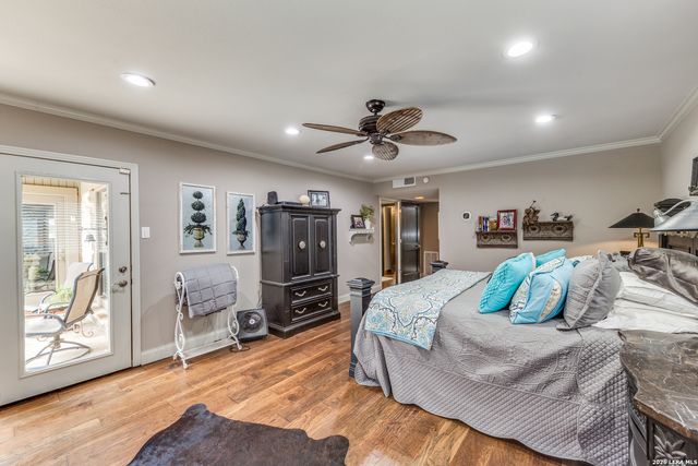 212 SAGECREST DR, San Antonio, TX 78232
