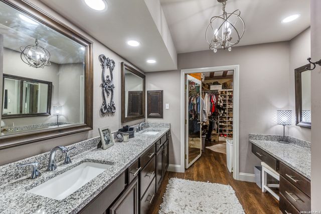 212 SAGECREST DR, San Antonio, TX 78232