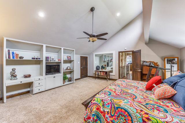 212 SAGECREST DR, San Antonio, TX 78232