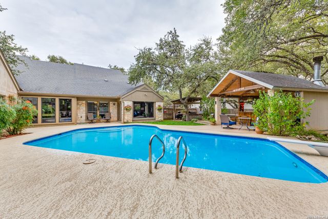 212 SAGECREST DR, San Antonio, TX 78232