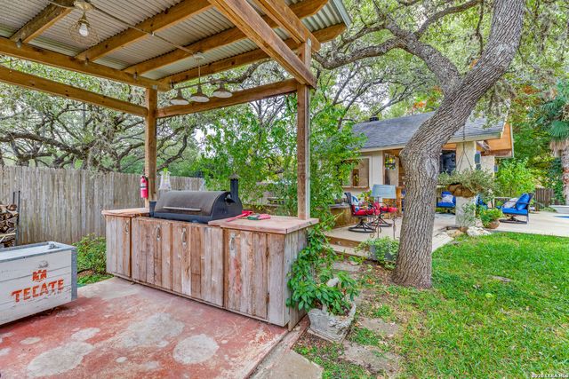 212 SAGECREST DR, San Antonio, TX 78232