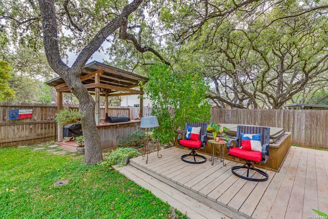 212 SAGECREST DR, San Antonio, TX 78232