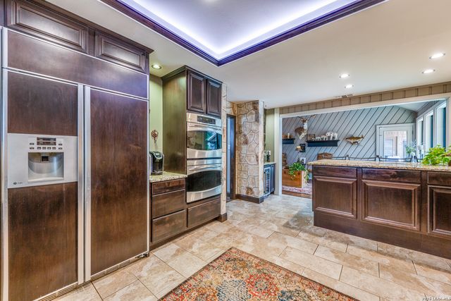 212 SAGECREST DR, San Antonio, TX 78232