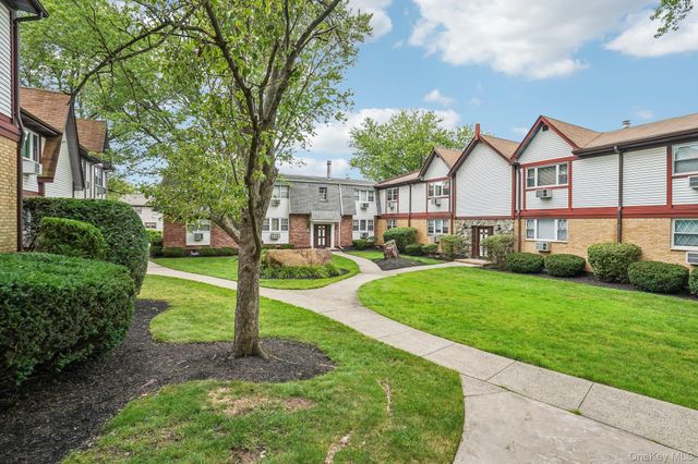 19 Somerset Drive, Suffern, NY 10901