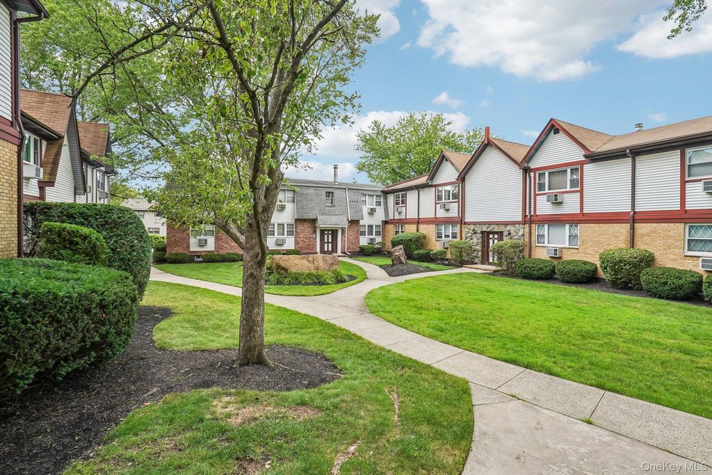 19 Somerset Drive, Suffern, NY 10901 — photo 3