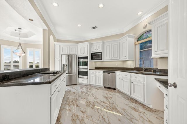 3707 Abbeywood Drive, Pearland, TX 77584