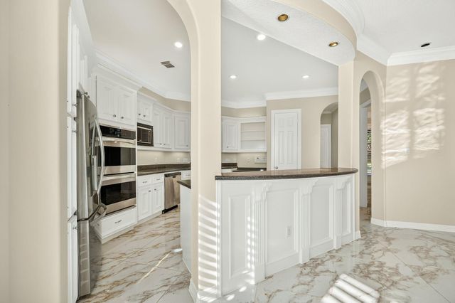3707 Abbeywood Drive, Pearland, TX 77584