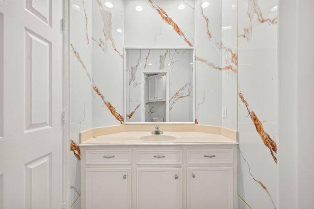 3707 Abbeywood Drive, Pearland, TX 77584