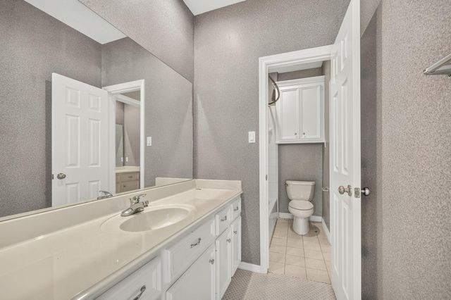 3707 Abbeywood Drive, Pearland, TX 77584