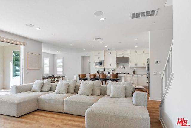 18130 Radiance Lane, Santa Clarita, CA 91350