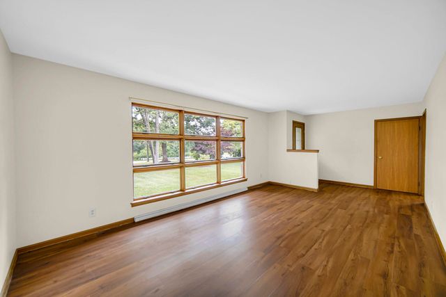 925 S Indiana Avenue, Crown Point, IN 46307