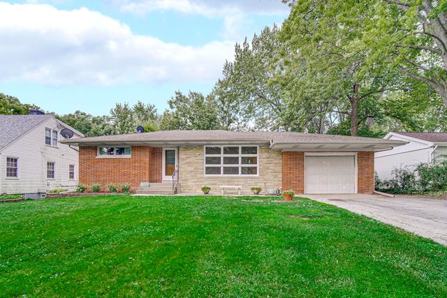 925 S Indiana Avenue, Crown Point, IN 46307